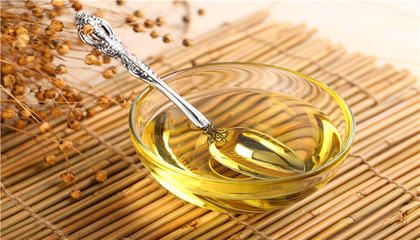 食用植物调和油调了什么油 食用植物调和油调了哪些油